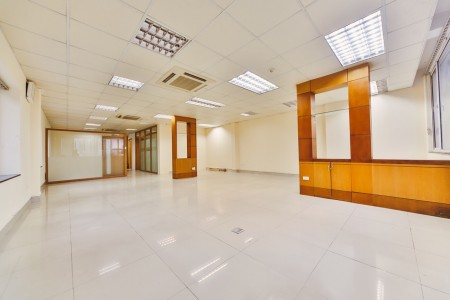 Cho thuê tòa văn phòng đường láng đầu ngã tư sở, ngã tư Sở, giá 55 triệu/tháng