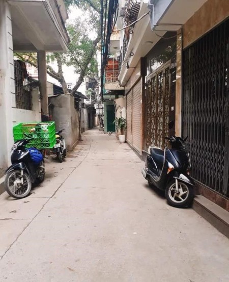 Bán nhà nguyên căn cực hiếm phố Nghĩa Dũng, Ba Đình, diện tích 40m2, 4 tầng, giá 3 tỷ