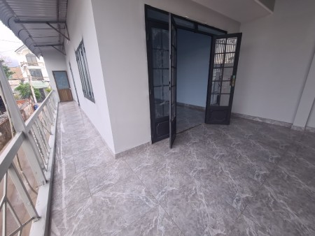 Tôi muốn cho thuê nhà xưởng Tô Ngọc Vân, Thạnh Xuân, Quận 12. 5.5×32m, trệt lầu, DTSD 260m