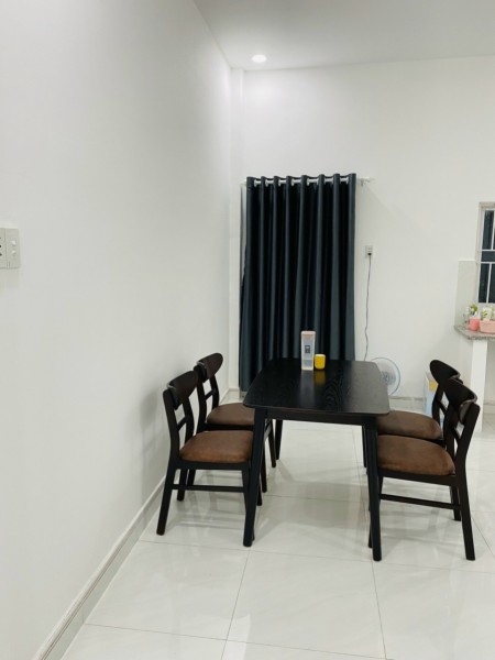Nhà nhánh Quốc Lộ 13 cách trạm thu phí suối giữa 500m, giá bán 2.35 tỷ