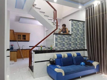 Bán nhà Lạc Long Quân, nhà mới ở ngay dt 21m2, Quận Tân Bình, giá chỉ 2 tỷ 31