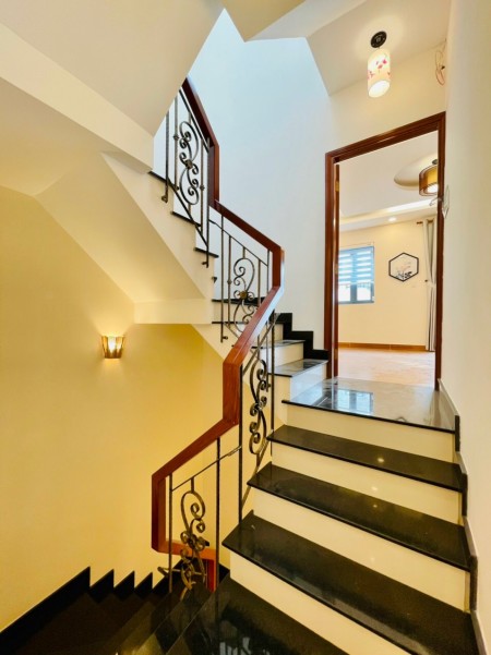 Đi đến slide 8