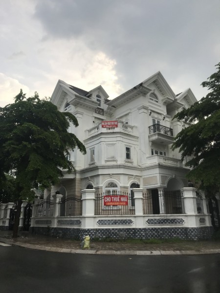 Cho Thuê Nhà Cityland Garden Hills, Quận Gò Vấp, DT: 12x20m, Hầm 3 lầu