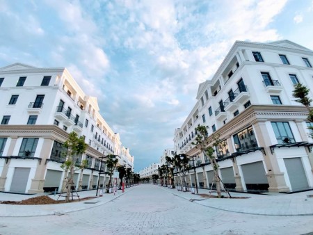 Cho thuê shophose 2 mặt tiền 5 tầng kinh doanh, đã hoàn thiện đầy đủ