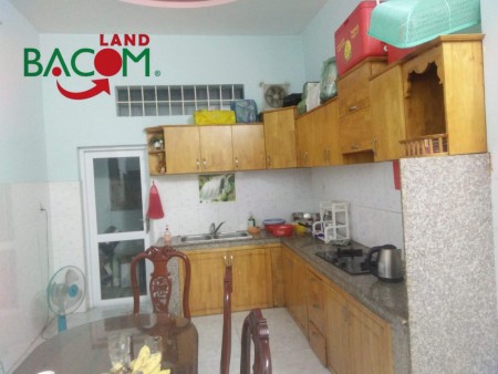 Bán nhà 1 trệt 2 lầu vòng xoay Tân Phong, dt 88m2, sổ riêng thổ cư 100%, giá chỉ 4.5 tỷ