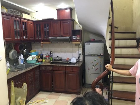 Bán nhà nguyên căn phố Chùa Bộc, Đống Đa, dt 55m2, giá 4.8 tỷ, ô tô đỗ cửa, gần phố lh 0395454603