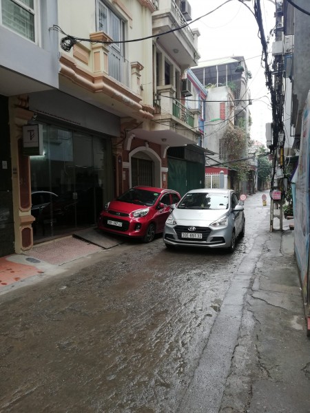 Bán nhà Ngõ 120 Hoàng Quốc Việt, Cầu Giấy, Phân lô, Gara Ôtô. Nhỉnh 10 tỷ