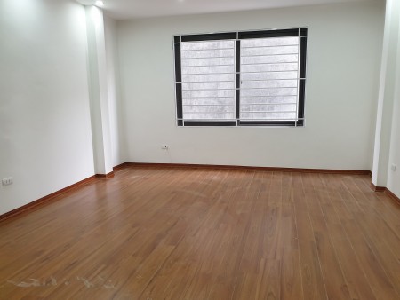 Cần tiền bán gấp phố Định Công ngõ thông gần hồ ô tô đỗ 20m, còn mới, tặng nội thất