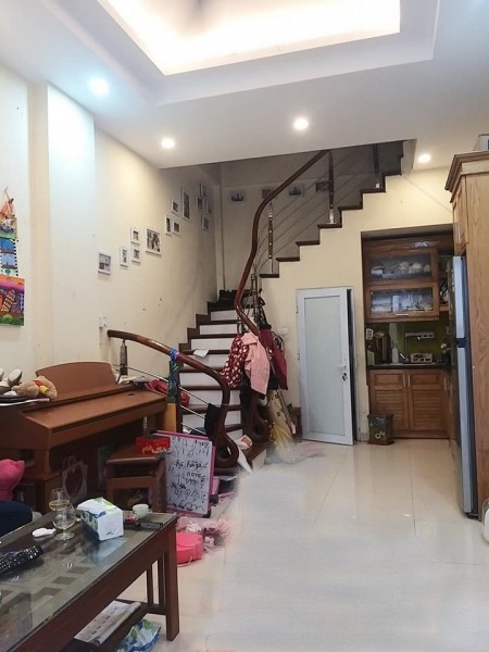 Nhà phố Trần Thái Tông, Cầu Giấy, DT: 33m2. 6T, Kinh doanh. Giá hơn 4 tỷ