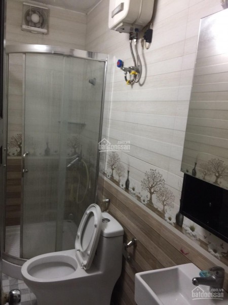 Cho thuê nhà Nguyễn Khang 35m2, 4 tầng, ngõ 2 oto, giá bán 12 triệu/tháng
