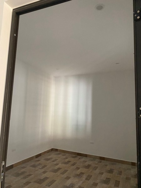 Bán nhà Nguyễn Kháng dt 50m2, mt 5.8m, ngõ rộng, gần chợ, giá 5.1 tỷ, lh 0961427470