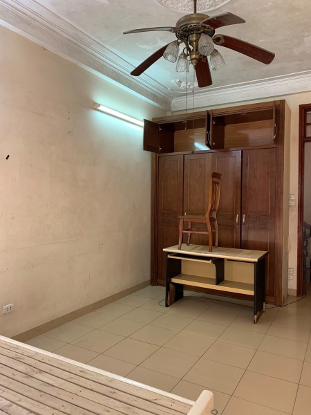 Bán nhà nguyên căn phố Định Công, 2 mặt thoáng, dt 50m2, tặng nội thất, lhcc