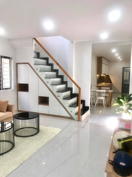 Nhà đẹp ở ngay dt 51m2 hẻm an ninh Xô Viết Nghệ Tĩnh p17 Bình Thạnh, 2 tầng, 2pn
