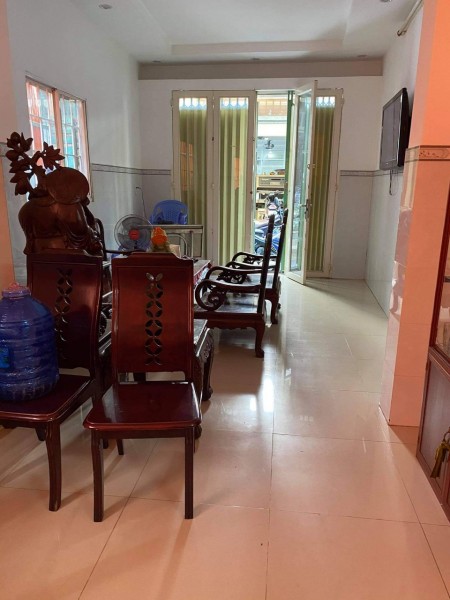 Bán gấp nhà nguyên căn dt 80m2 ngay trung tâm thể thao Tân Sơn Nhì, giá 6.8 tỷ