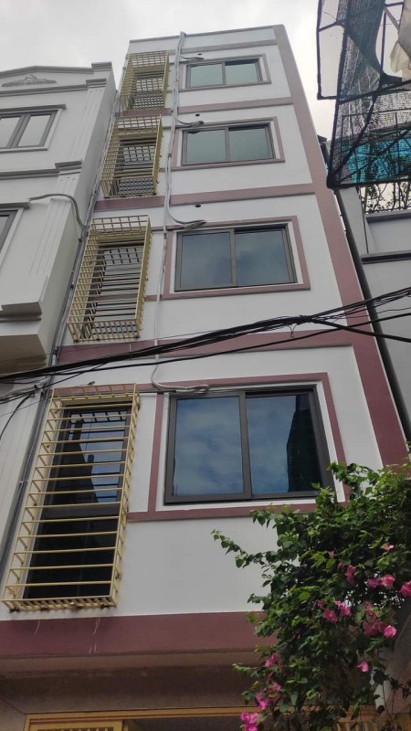 Bán nhà phố lụa Vạn Phúc Hà Đông, dt 40m, 6 tầng, mt 4m, giá 4.4 tỷ, lhcc