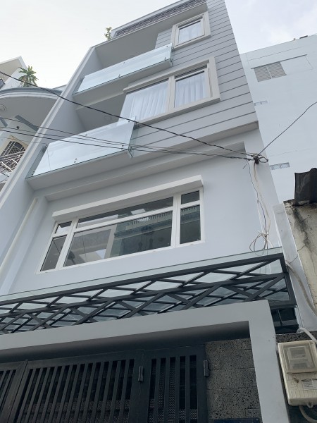 Tin từ chính chủ. Nhà Mới Xây 4 Tầng 140m2,HXH đường Phan Xích Long