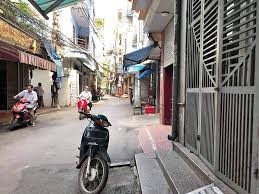 Bán đất tặng nhà Trung Kính, mặt ngõ thông kinh doanh sầm uất, ô tô tránh, dt 47m2, giá 5.5 tỷ