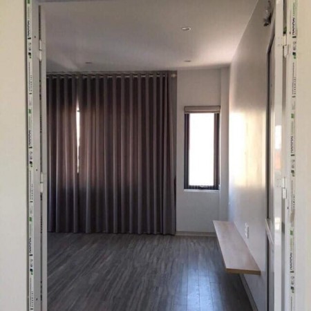 Bán nhà Nguyễn Văn Cừ 57m 6 tầng MT 4.6 , 6.3 tỷ thang máy , ô tô vào tận nhà tiện ích vô vàn
