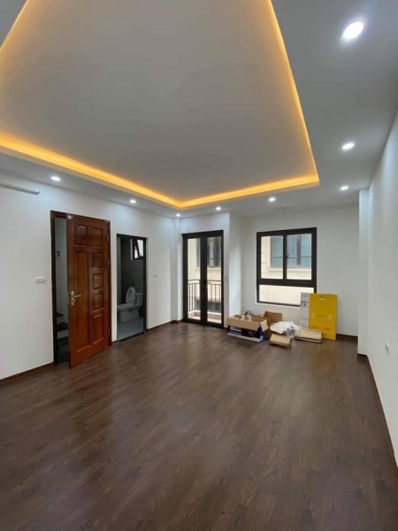 Bán nhà Đội Cấn, hưởng trọn tiện ích an sinh đỉnh cao, dt 32m2, giá 458 tỷ, lhcc