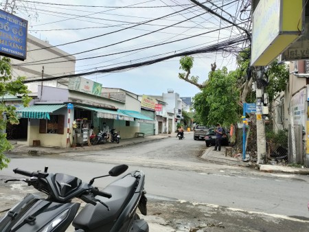 Nhà mặt tiền ngã ba đường số 8 phường Trường Thọ Tp Thủ Đức, giá 15 tỷ