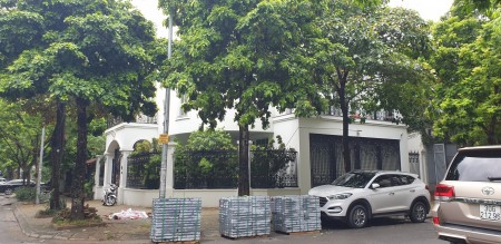 Bán gấp Biệt Thự VIP phố Duy Tân Quận Cầu Giấy diện tích 220m2 giá 37 tỷ