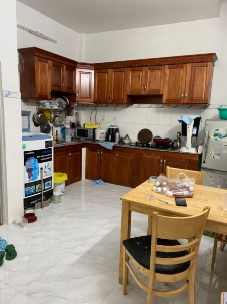 Nhà nguyên căn Quận 10 hẻm 4m, chiều ngang 4m, dt 40m2, giá chỉ 4.9 tỷ, thương lượng