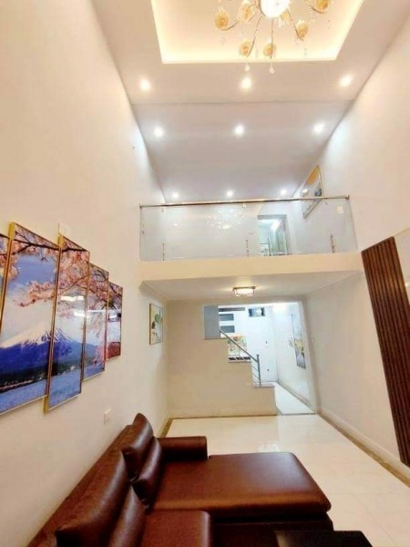 Bán nhà đường Nhật Tảo Quận 10 cách mặt tiền 10m HXH thông giá 5.9 tỷ