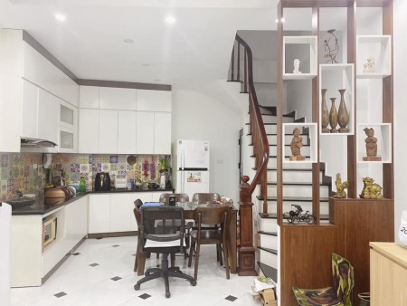 Nhà sát ngay phố Lê Đức Thọ 40m2 x MT4.2 ,nội thất ngoại nhập , tiện ích vô bờ giá 3,75tỷ