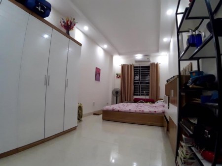 Bán Nhà chỉ có 1 không còn thứ 2 diện tích 55m2 giá 4.1 tỷ tại Gia Quất, Long Biên
