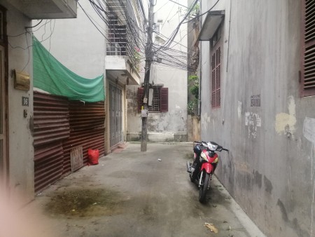 Cần bán mảnh đất 34m2. Mặt tiền 5m, giá bán 1.55 tỷ phố Khương Trung