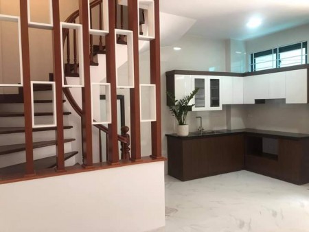 Chỉ 3..5 tỷ sở hữu nhà. đẹp dt 36m3, khu vực Minh Khai, ngõ to, thẳng tắp, cực thẳng, ô tô đỗ rất gần