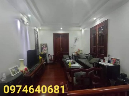 Bán nhà nguyên căn đúc kiên cố phố Nguyễn Sơn ô tô, khu dân trí cao giá nhỉnh 4 tỷ