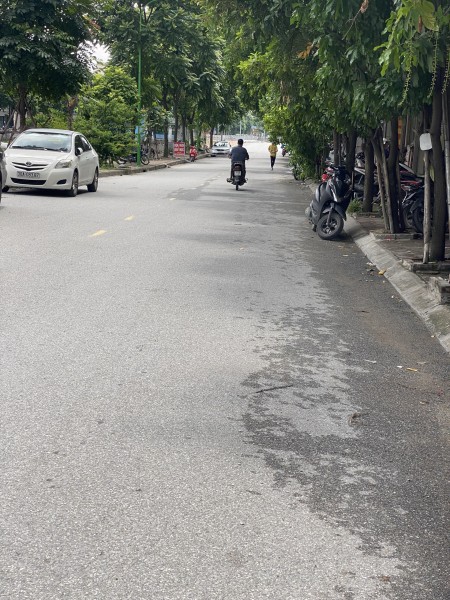 Bán mảnh đất Vàng hiếm, phố Phan Đình Giót, Ôtô vào nhà, phân lô 2 thoáng 40m2 Mt 3.5m