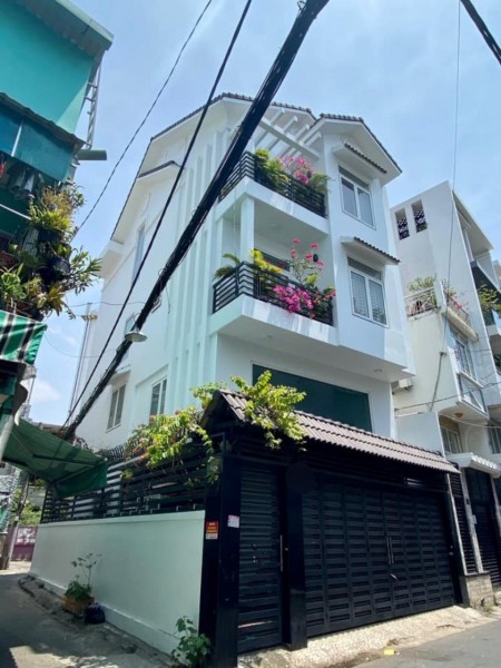 Bán Gấp, Biệt Thự Đà Lạt giữa trung tâm Phú Nhuận, 24 tỷ giảm còn 22 tỷ