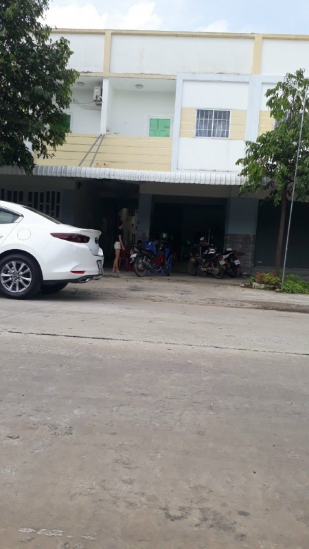 Chính chủ xoay tiền cần bán gấp nhà ngay Chánh Phú Hoà, giá 1.75 tỷ, sổ sẵn