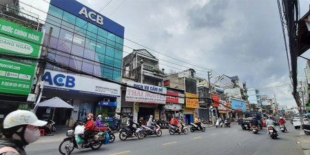 Măt tiền Lạc Long Quân P9 Tân Bình. 5 tầng giá 13,9 tỷ còn TL. LH 0979847570