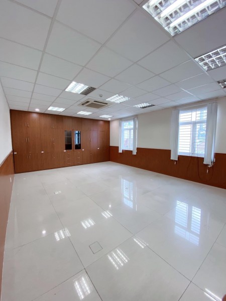 Cho Thuê Nhà Đồng Đen phường 14, Quận Tân Bình, diện tích: 6x18m, 3 lầu
