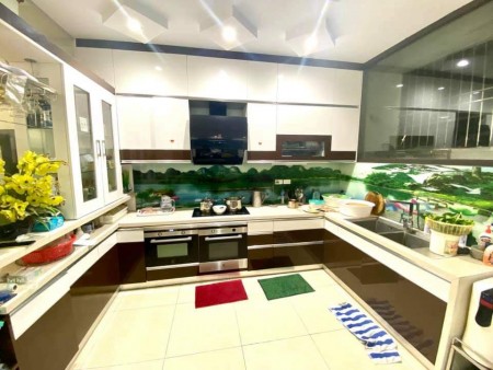 Bán nhà Lâm Hạ Long Biên, khu Vip Bồ Để, rộng đẹp miễn chê, dt 210m2, giá 23 tỷ
