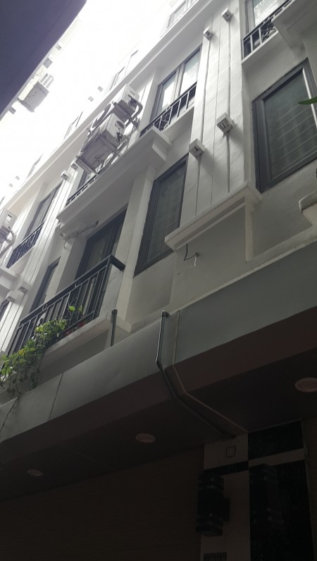 Bán nhà nguyên căn 4 tầng đẹp hướng Đông Nam dt 30m2, Hoàng Mai, Tam Trinh, giá 2.75 tỷ