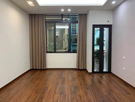 Bán nhà Quan Hoa, Cầu Giấy, 40m2× 5 tầng, mới đẹp, giá nhỉnh 4 tỷ, lh 0946379913