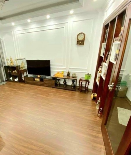 Bán nhà Mỹ Đình diện tích 37m2, 4 tầng, nhà đẹp nội thất xịn sò, giá chỉ 2.6 tỷ