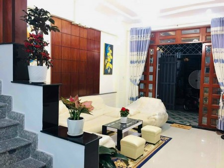 Nhà mặt tiền đường hơn 5m, hẻm xe hơi. Cạnh Etown Cộng Hòa, giá bán 5,8 tỷ