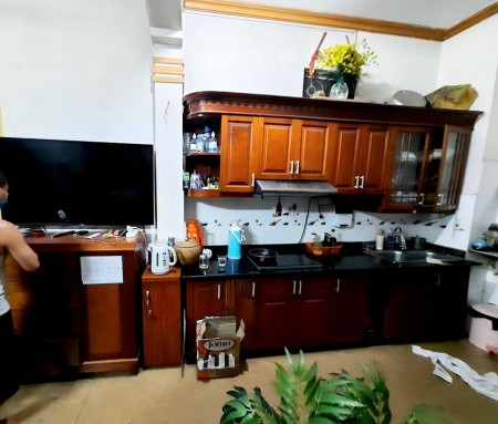 Bán gấp nhà phố Giải Phóng Hai Bà Trưng, dt 36m2, 5 tầng, gần phố nhỉnh 2 tỷ, lh 0394357733