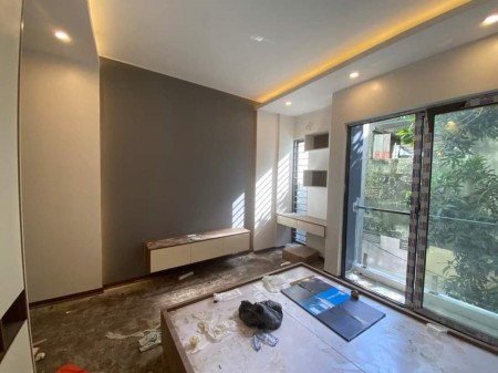 Nhà xây sắp xong ô tô cách nhà 10m, sân cực rộng khu dân cư, an sinh đỉnh