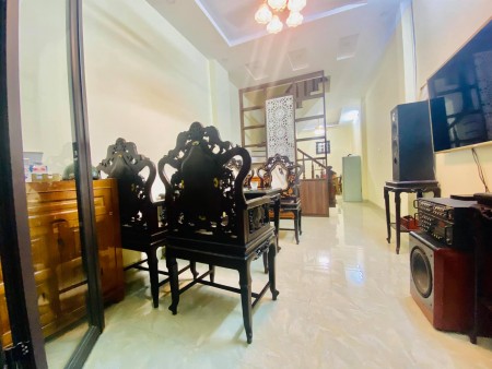 Bán nhà Nam Dư, diện tích sử dụng 40m2, cách ô tô vài bước, giá bán 2,9 tỷ, lhcc