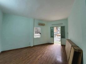 Bán nhà lô góc mặt gõ Thổ Quan Đống Đa ô tô tránh trước cửa nhà, kinh doanh thuận tiện