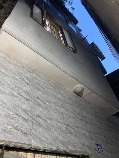 Bán nhà nguyên căn hồ Ba Mẫu dt 30m2, 4 tầng, mt 4m, giá 2.1 tỷ, gần hồ nhà mới, lh 0395454603 hoặc 0904547386