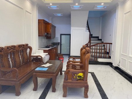 Bán nhà Vĩnh Hưng, Hoàng Mai, 30m2 x 5t, lô góc, ô tô đỗ cửa, ở ngay, nhỉnh 3 tỷ