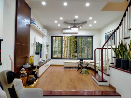  Bán nhà Vũ Xuân Thiều, cạnh Trường TH, 40m2, 5 Tầng, Giá chào 3.3 Tỷ 