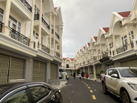Bán nhà chính chủ khu nghĩ dưỡng Golden Hill phường 3, Đà Lạt, giá bán 6.8 tỷ